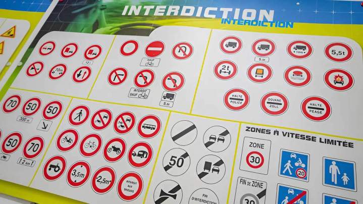 Interdiction dans la route Paris