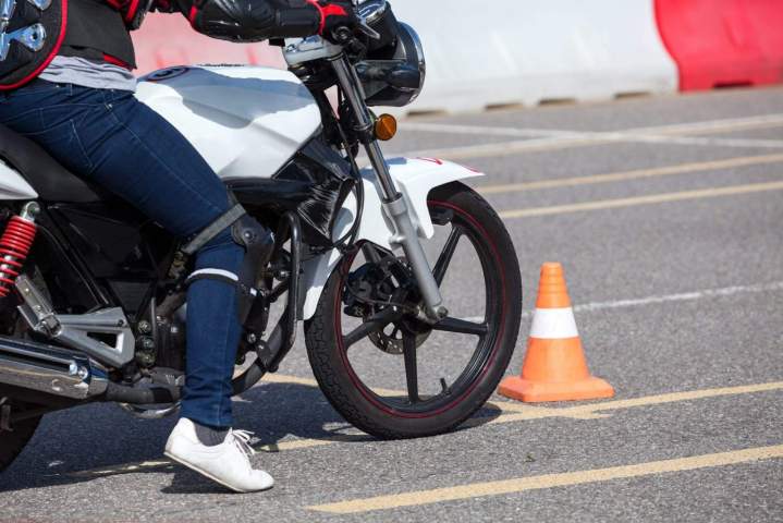 Cours conduite moto Paris 12